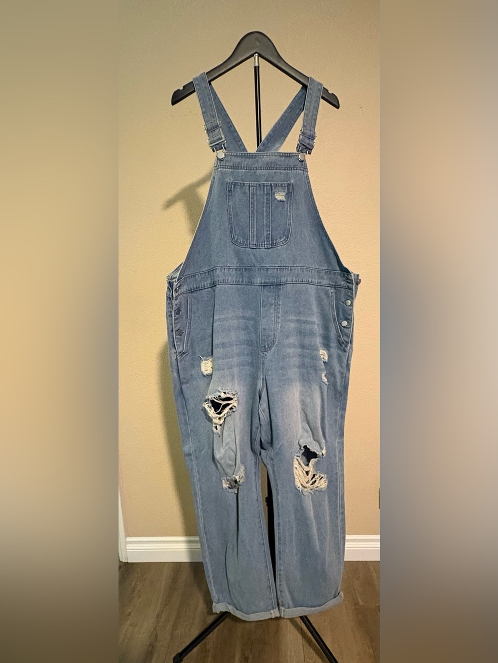 SHEIN Light Blue Distressed Denim Women's Overalls